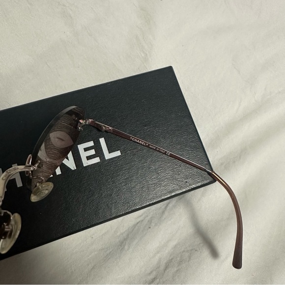 VTG CHANEL RIMLESS SUNGLASSES - Picture 2 of 6